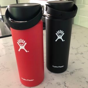 Set of two HYDRO FLASK 20 oz water bottles